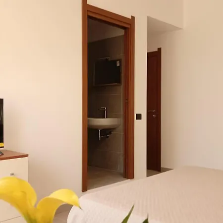 ゲストハウス Un Letto A Casteddu 3*